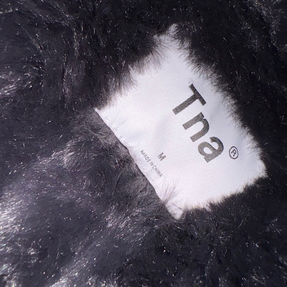 TNA Black Puffer Jacket - Picture 7 of 7